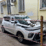 В Твери куски фасада дома рухнули на припаркованный автомобиль - ТИА