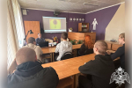 В преддверии Дня народного единства в Западной Двине росгвардейцы провели тематическую встречу со студентами