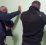В Твери полицейские обнаружили рюкзак с оружием и незаконных мигрантов - PanoramaPro.Ru