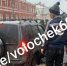Строительные леса рухнули на автомобиль в Вышнем Волочке - ГТРК