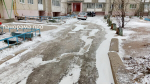 Ни дорог, ни детских площадок – в Твери на улице Хрустальной развернулись настоящие дворовые страсти
