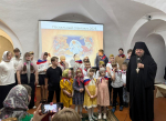 В преддверии Дня Победы на приходах и в монастырях проводятся праздничные мероприятия и сборы гуманитарной помощи