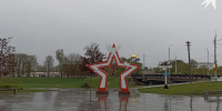 У обелиска Победы в Твери установили большую пятиконечную звезду - Комсомольская Правда