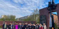 Возложение цветов к мемориальному комплексу «Смоленское захоронение» - Калининский районный суд