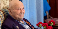 Губернатор Игорь Руденя поздравил с 98-летием участника Великой Отечественной войны Бориса Александровича Гулина - ГТРК