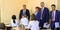 В Кимрах губернатор Игорь Руденя посетил медицинский колледж и пообщался со студентами - Тверские ведомости