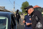 Сотрудники ОМОН Росгвардии обеспечили проведение межведомственного рейда по выявлению нарушений в сфере безопасности дорожного движения в Бежецке