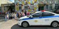 Сотрудники Госавтоинспекции встретились с воспитанниками детского сада «Малыш» в Удомле - ГТРК