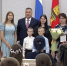 В День семьи, любви и верности губернатор Игорь Руденя вручил награды многодетным семьям региона - ГТРК