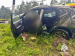 Под Тверью автомобиль врезался в столб, водитель погиб