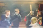 В Твери мужчина атаковал бейсбольной битой компанию подростков