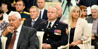 22.08.2025 | Губернатор Игорь Руденя в День Государственного флага России вручил Владимиру Морозу нагрудный знак и удостоверение к званию «Почетный работник лесного хозяйства Тверской области» - Министерство энергетики и ЖКХ