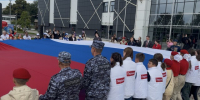 Тверские росгвардейцы в день праздника развернули 15-метровый триколор - Газета Вся Тверь