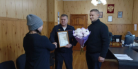 В Западной Двине работницу ПВЗ поблагодарили за помощь в поимке мошенников - Афанасий-биржа