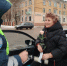 В День матери в Тверской области женщинам-водителям дарили цветы - Комсомольская Правда