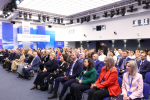Серебряное волонтёрство, поддержка ветеранов, строительство объектов социального обслуживания: «Единая Россия» провела форум партпроекта «Старшее поколение»