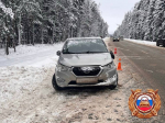 Двое пассажиров пострадали в результате опрокидывания автомобиля под Тверью