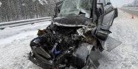 Машина превратилась в груду металла в массовой аварии на трассе М-11 - ТИА