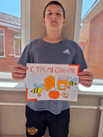 Август пахнет яблоками и праздниками