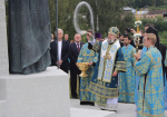 28.08.2026 | В праздник Успения Богородицы в Старице освятили памятник «Три игумена» и напутствовали будущих первоклассников